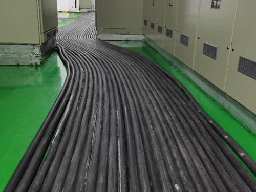 太原如何根据理论计算公式计算温度对特定电压测量结果的影响？